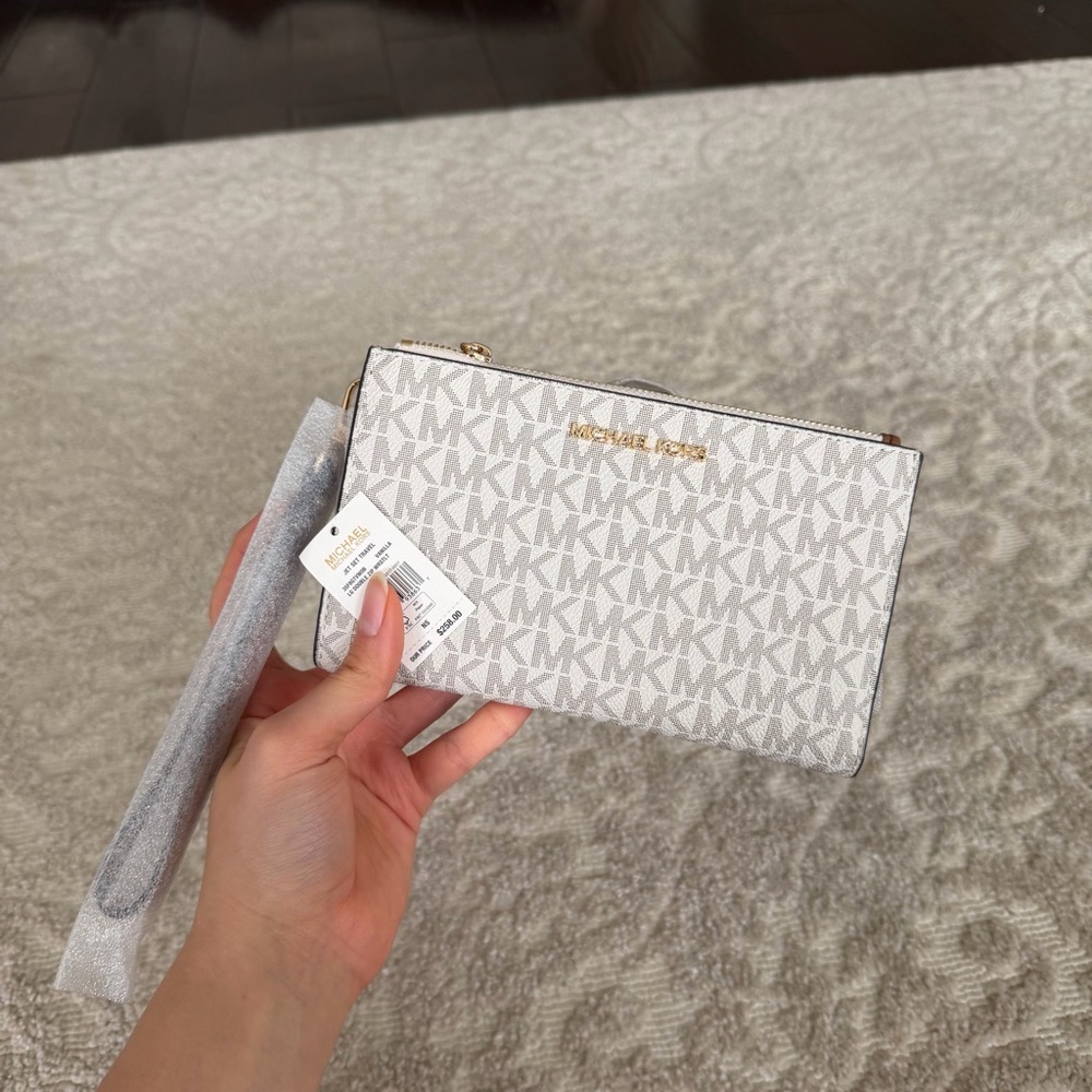 MICHAEL KORS - Jet Set Travel Signature Logo Smartphone Wallet - BRAND NEW